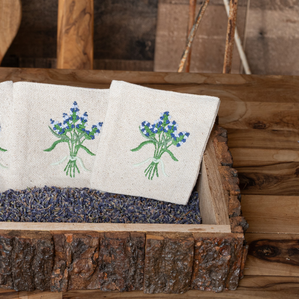 LAVENDER SPRIGS SACHET - ECRU - 4 INCH X 4 INCH