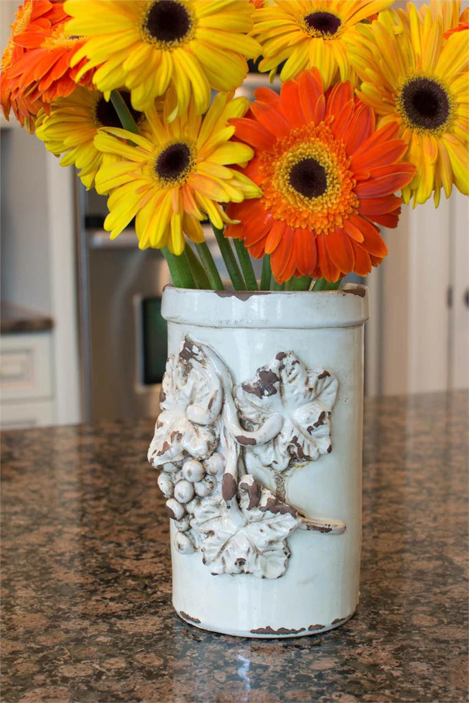 ANTICO BIANCO CERAMIC VASE