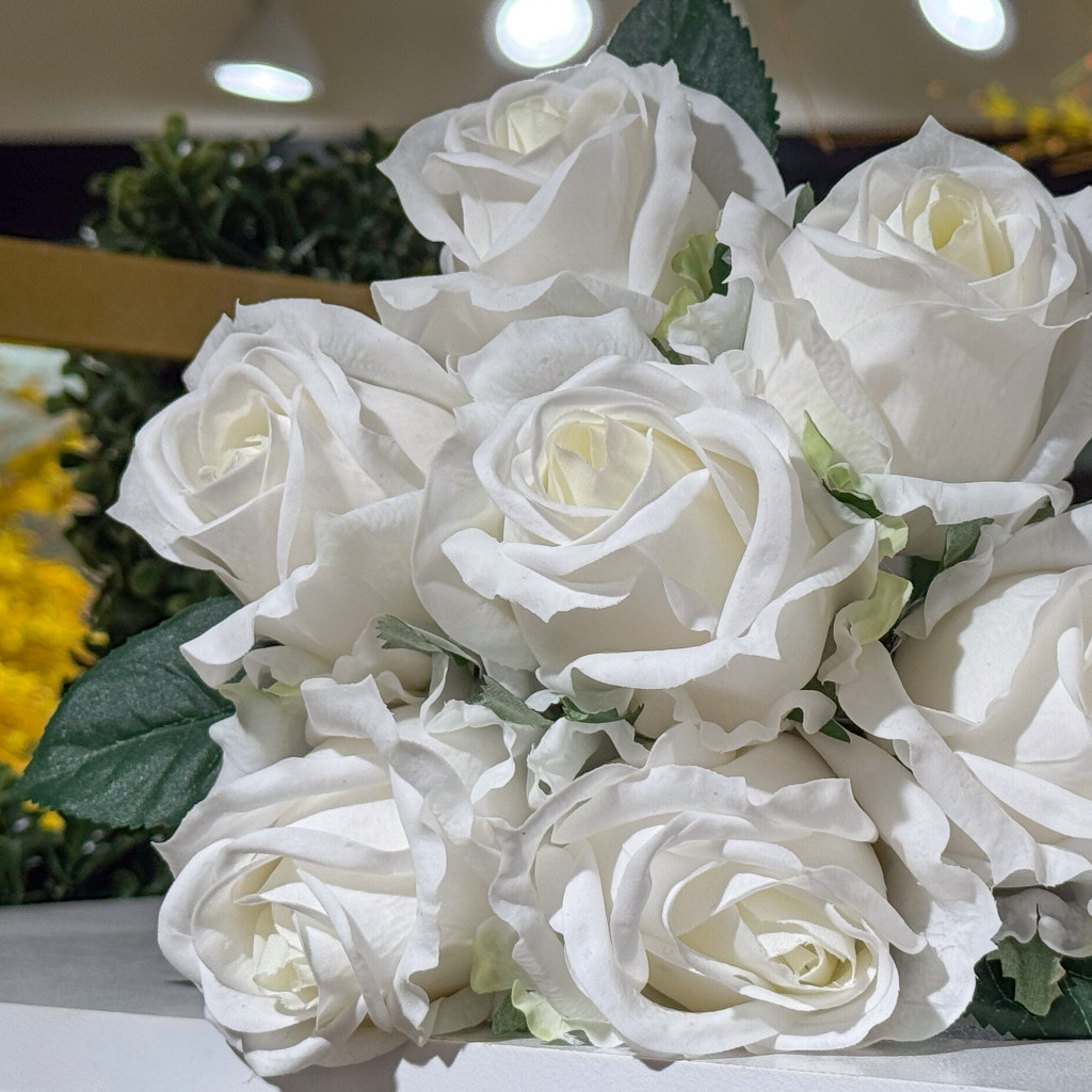 REAL TOUCH ISABEL 12 INCH BOUQUET - WHITE - 7 BLOOMS