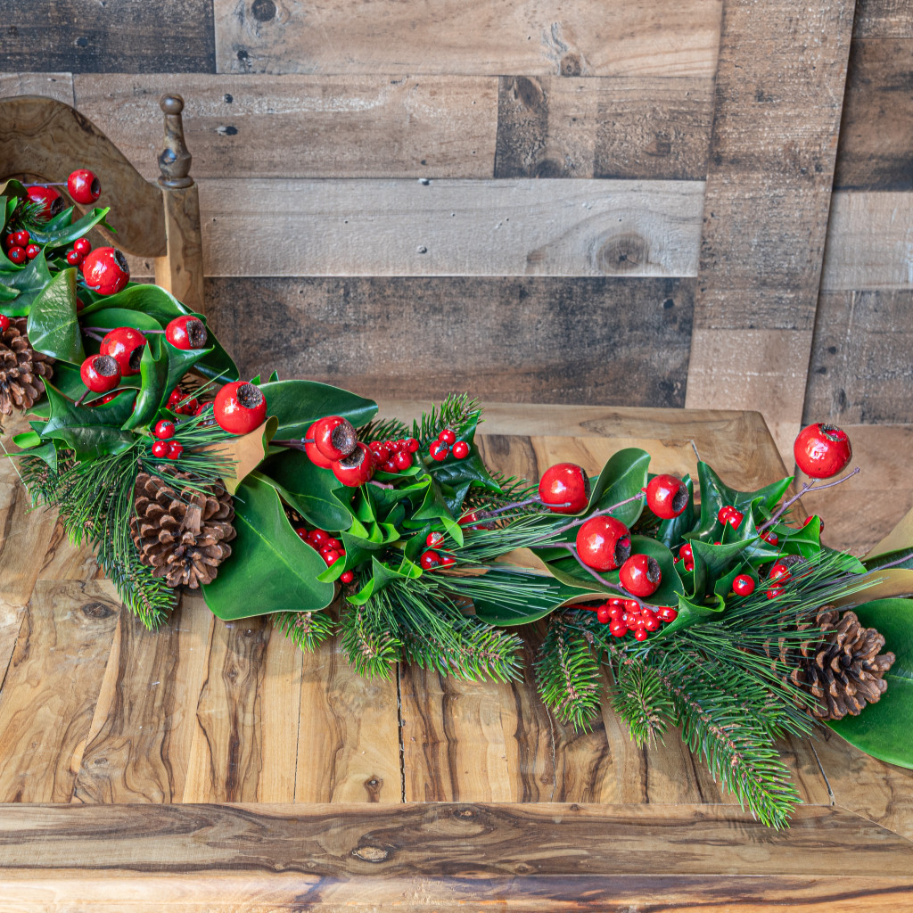 MAGNOLIA & RED BERRY GARLAND - 58 INCH
