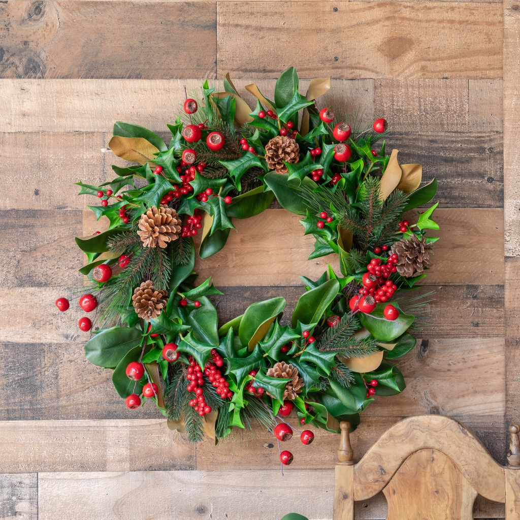 MAGNOLIA & RED BERRY WREATH - 24 INCH