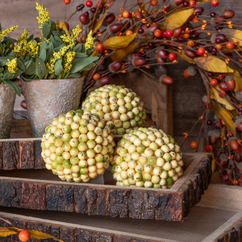 BERRY BALL - CREAM GREEN - 4 INCH