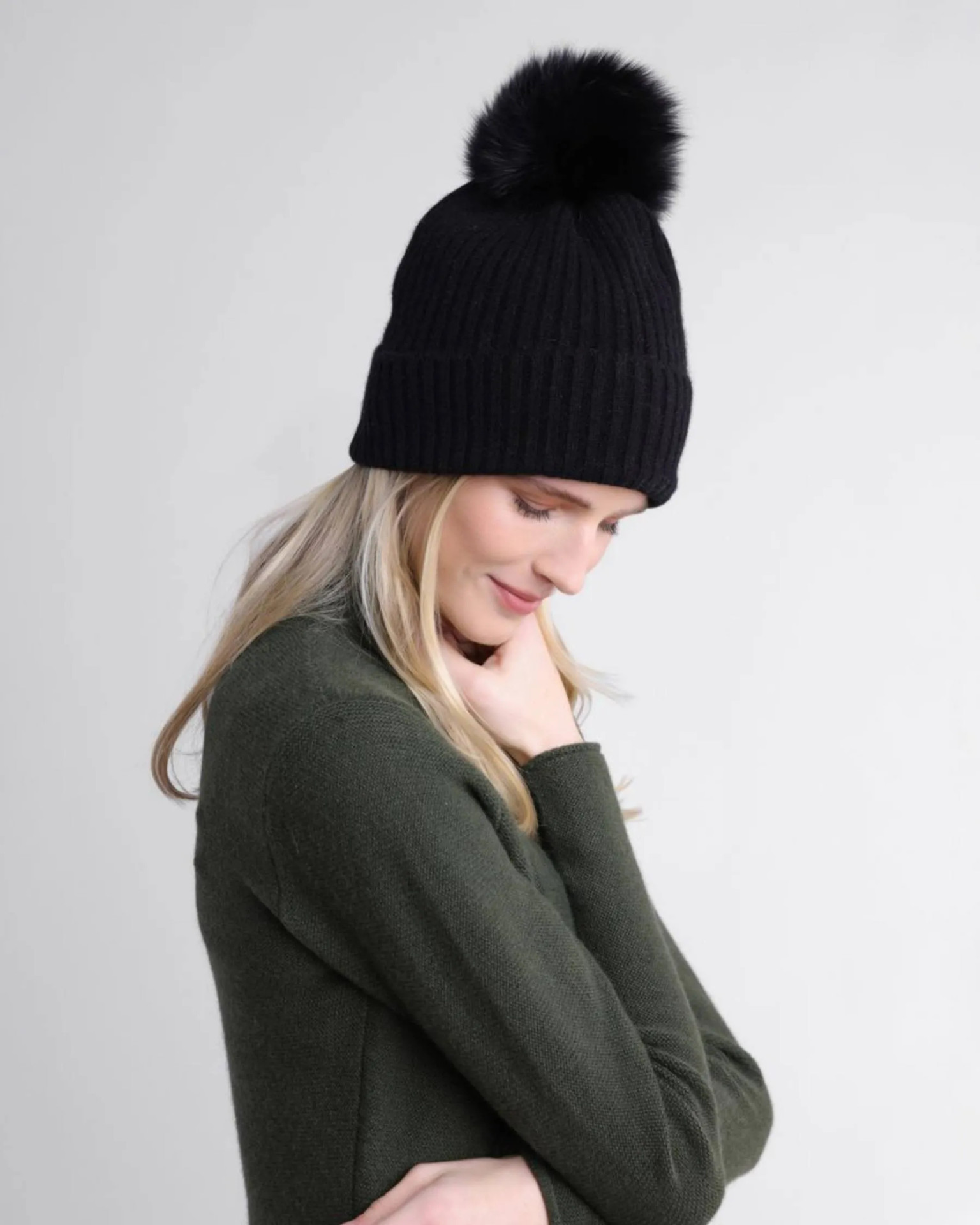 Alashan Cashmere 100% Cashmere Luxe Ribbed Fox Pompom Hat | Island