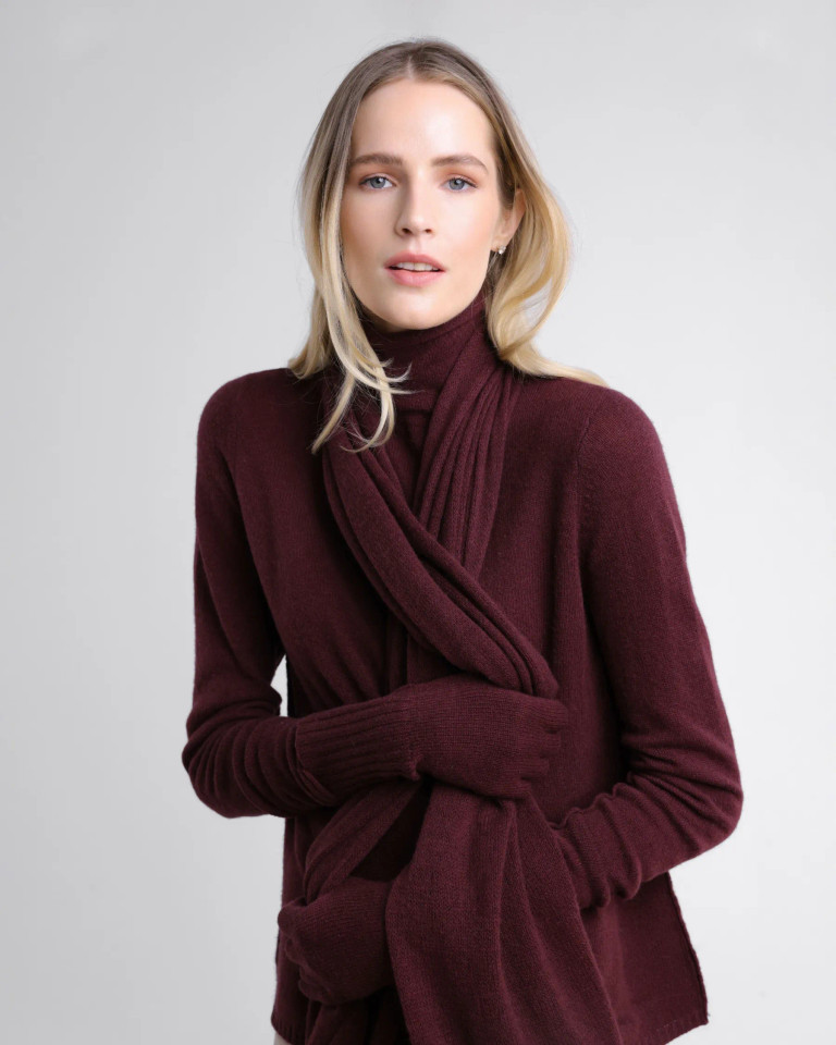 Alashan Cashmere 100% Cashmere Essential Scarf in Burgundy