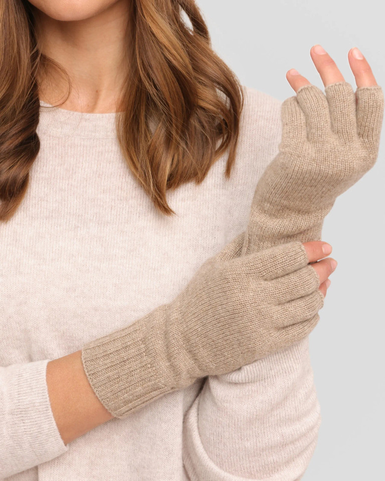 Alashan Cashmere Cashmere Essential Fingerless Glove in Shade 