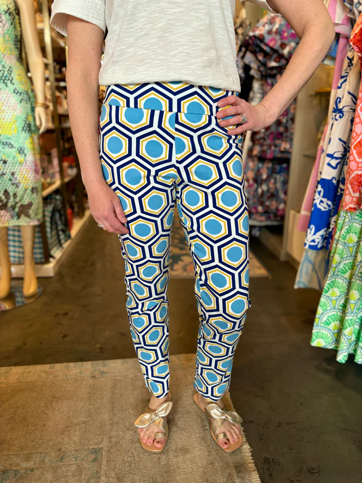 Krazy Larry Pull-On Ankle Pants in Hexagon