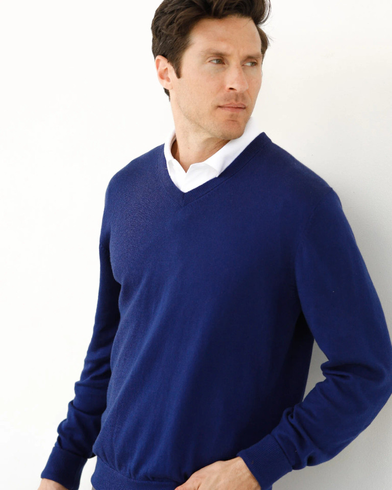 Alashan cashmere Cotton Cashmere Classic V-Neck Pullover in Montauk Blue 