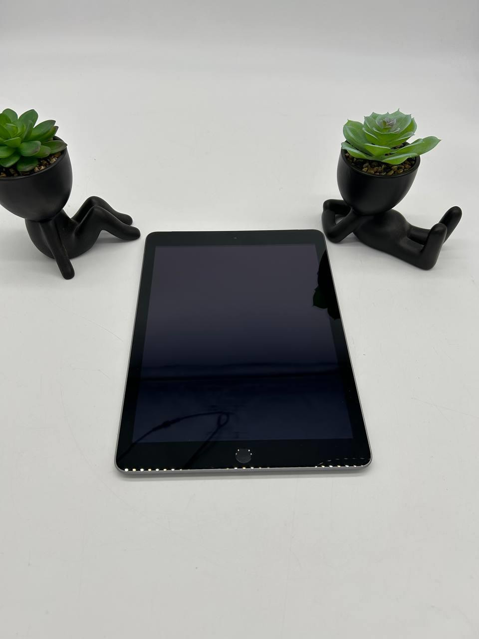 Apple iPad Gen 5 Wi-Fi Cell 32GB Space Gray - TAB Retail