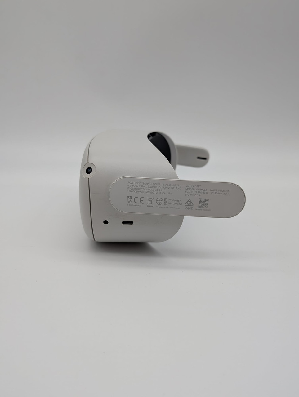 Meta Quest 2 256GB All-in-One VR Headset - White (9303) meta quest