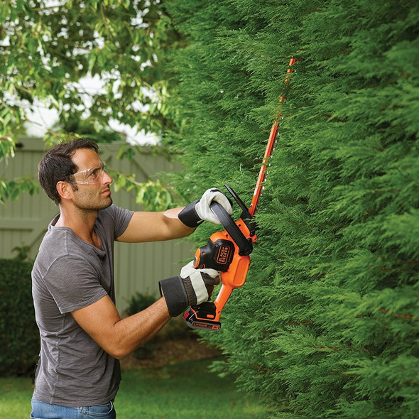 BLACK+DECKER 18V 45cm Cordless Hedge Trimmer with 2.0Ah Battery, 18mm Blade Gap, Anti-Jam - GTC18452PC-GB – image 2