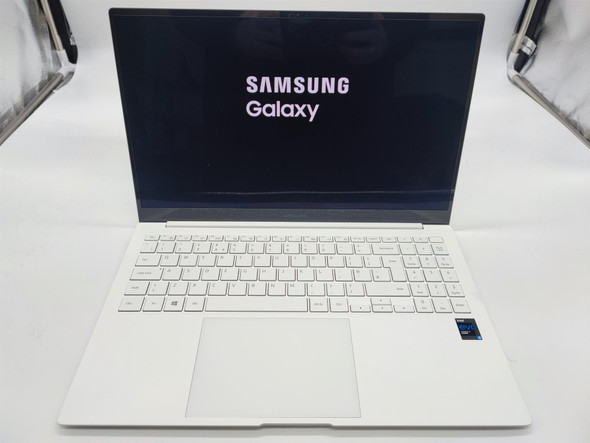 Samsung Galaxy Book Pro 15.6" AMOLED Laptop Intel Core i5 1135G7 8GB RAM 512GB