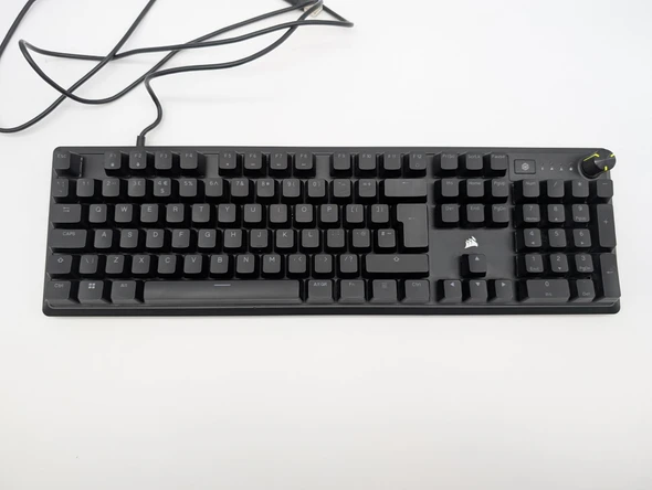 Corsair K70 CORE RGB Mechanical Gaming Keyboard UK Layout Black – image 2