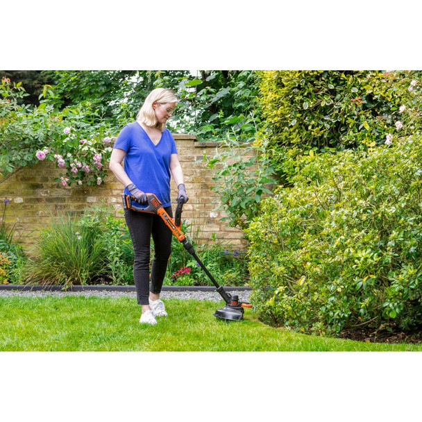 BLACK+DECKER 18V Cordless Strimmer with Resin Blades, 25cm Cut, 2.0Ah Battery Kit - BCSTR918D1-GB – image 3