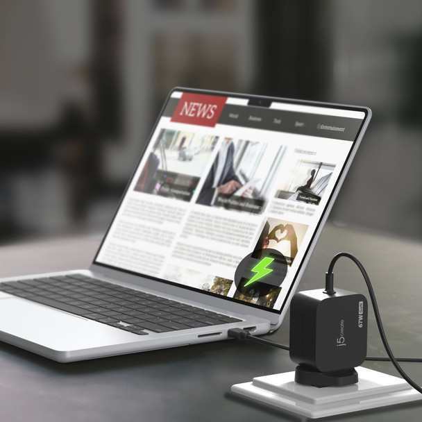 j5create 67W GaN USB-C PD Mini Charger with 6 DC Adapters - JUP1565DCF-FN – image 5