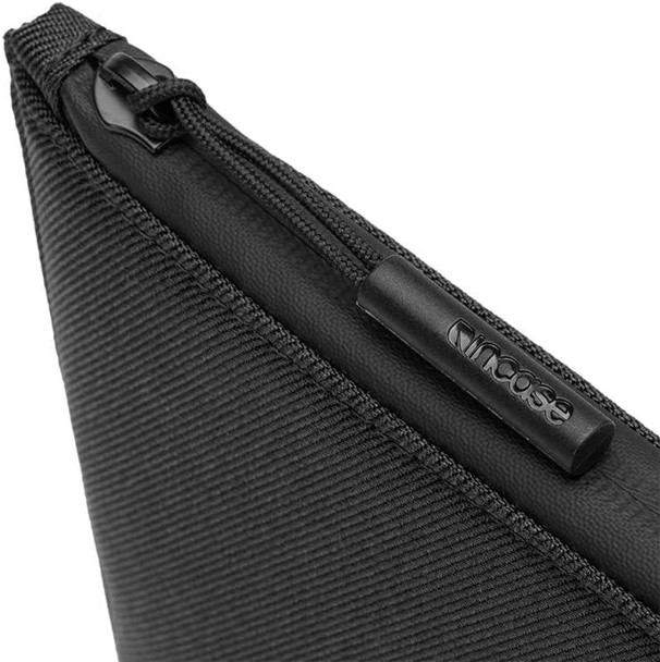 Incase Facet Sleeve for MacBook Pro 16" 2021 in Recycled Twill - Black