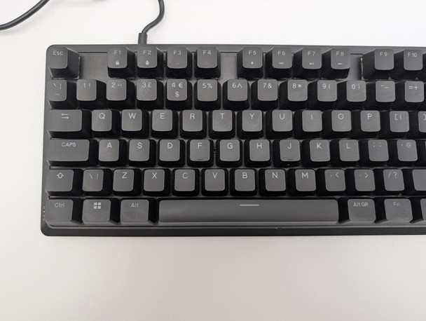 Corsair K70 CORE RGB Mechanical Gaming Keyboard UK Layout Black – image 4