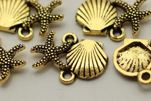 SHELL & STARFISH CONNECTOR, 18x12x2.5mm, Antique Gold Plated (Metal Alloy), approx 26