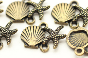 SHELL & STARFISH CONNECTOR, 18x12x2.5mm, Antique Bronze Plated (Metal Alloy), approx 26