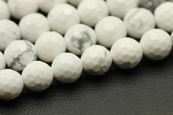 Howlite, Natural, Faceted Round 8mm