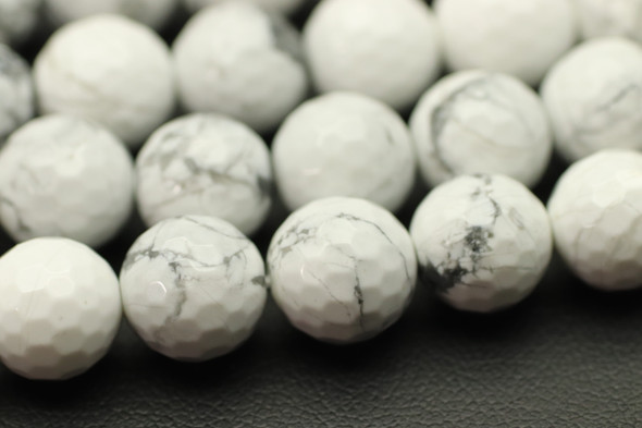 Howlite, Natural, Faceted Round 10mm