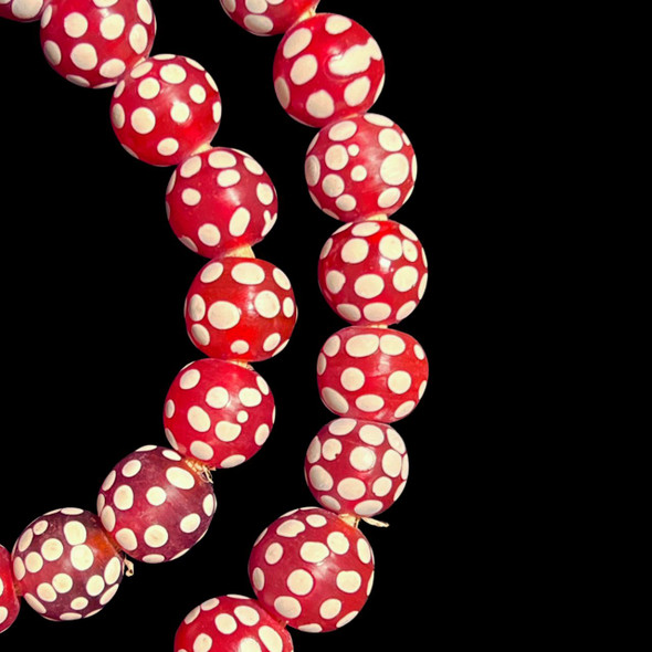 African Glass, Skunk Eye, Red, 12-14mm, 26in Strand