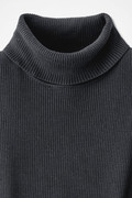 Elbow-Sleeve Ribbed Turtleneck