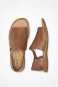 Cove Modern Sandals by Børn®