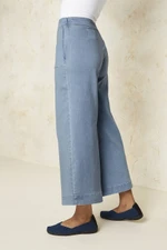 Lightweight Wide-Leg Ankle Jeans