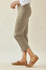 Anywear ShapeMe® Slim-Leg Crops