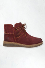 Calyn Boots by Børn®