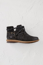 Tarkiln Chukka Boots by Børn®