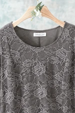 Scoopneck Stretch Lace Top