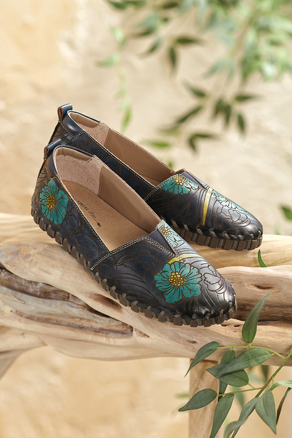 Karalyn Flats by Spring Step®