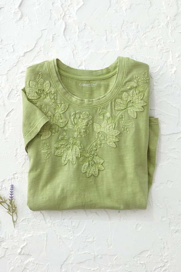 ビーエクス　フラワープリントオフタートル38 Swirling Petals Slub Tee - Coldwater Creek