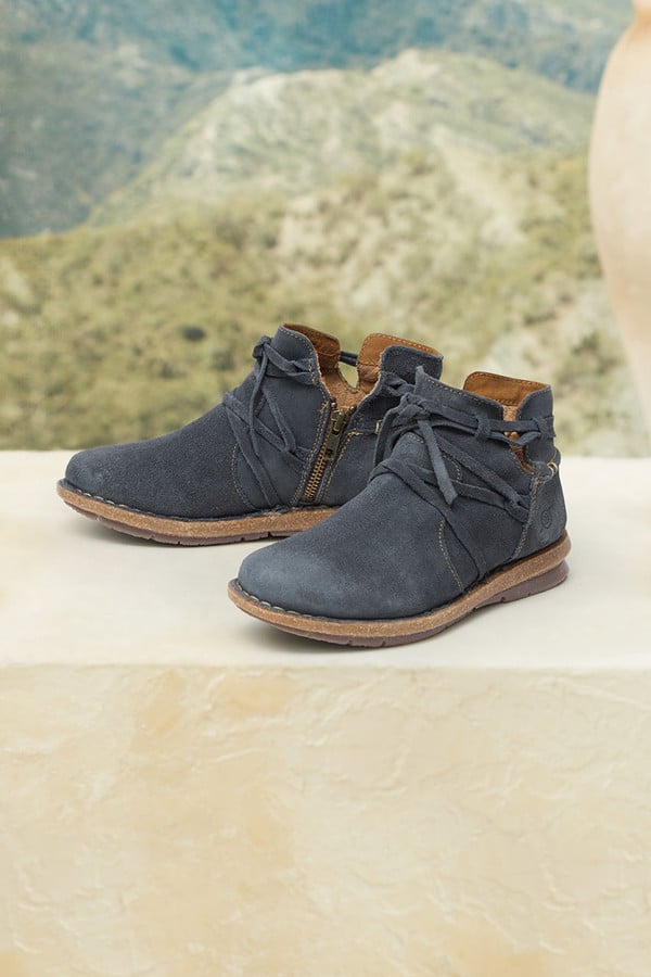 Tarkiln Chukka Boots by Børn®