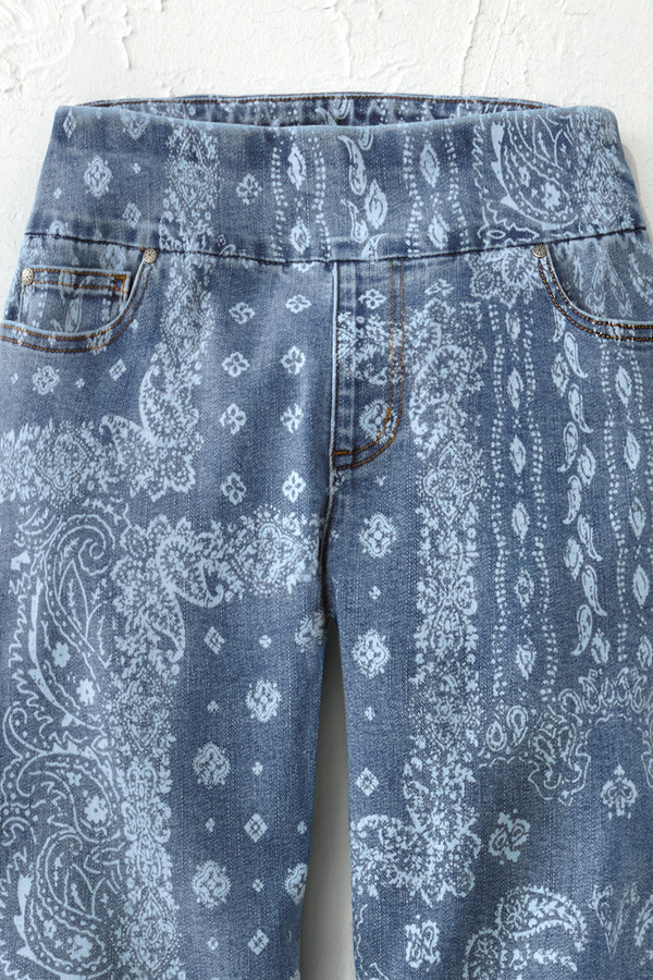 Bandana Print Pull-On Ankle Jeans