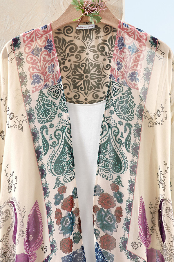 Artful Notions Topper