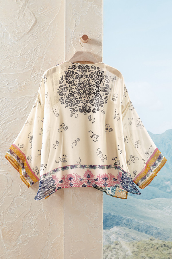 Artful Notions Topper