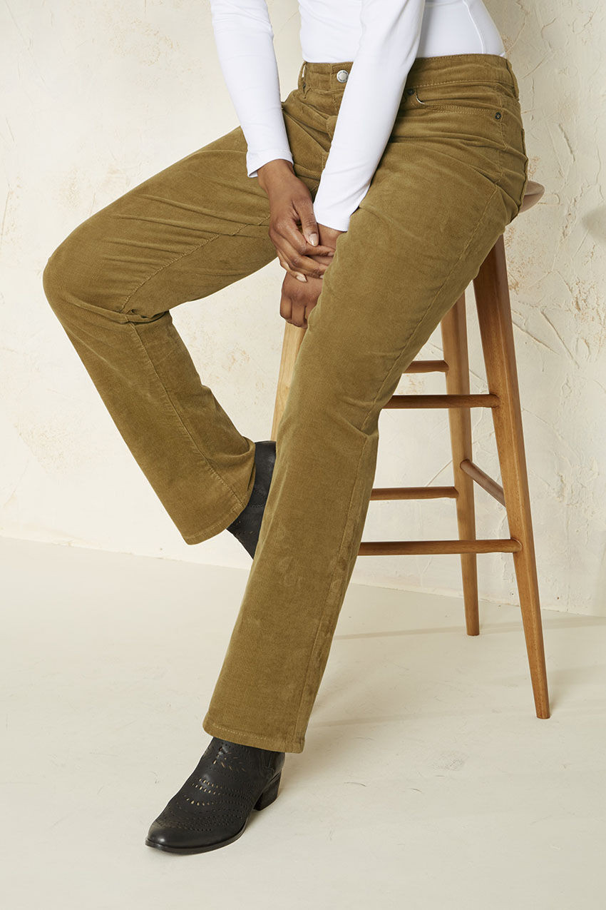 Pinwale Stretch Straight Leg Corduroys