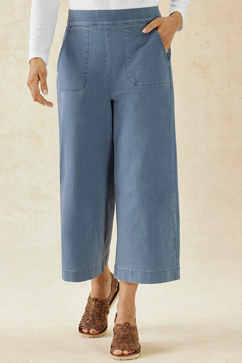 Wide-Leg Cropped Jeans