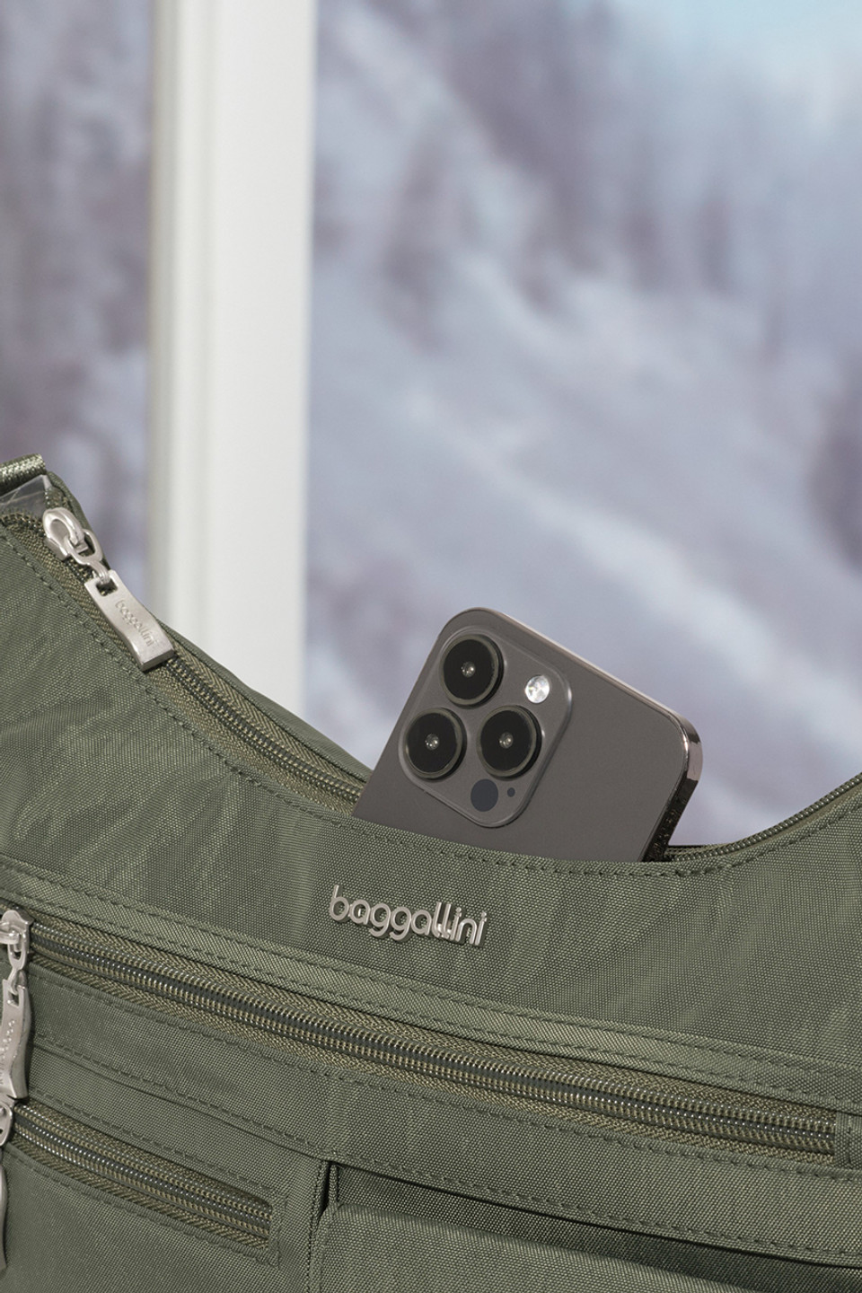 Modern Everywhere Bagg by Baggallini®