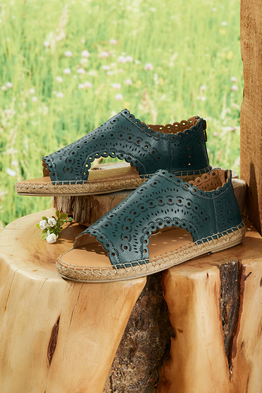 Amelia Flats by Walk With Me™