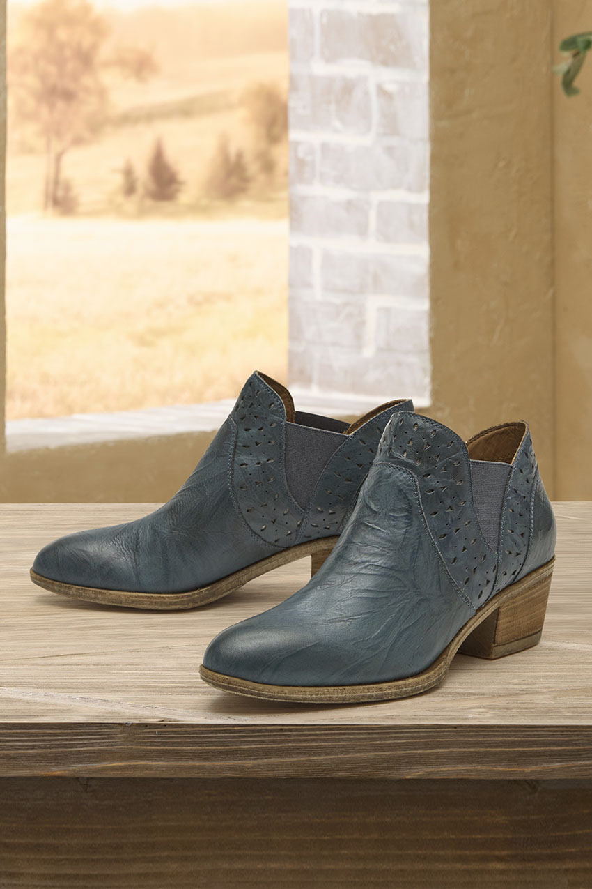 messina-ankle-boots-by-cammina
