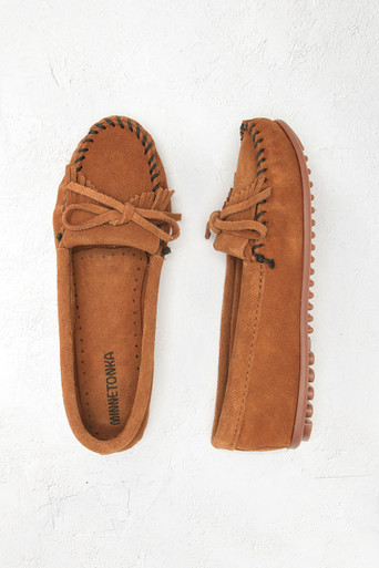 MINNETONKA スポーティー スニーカー kilty-hardsole-moccasins-by-