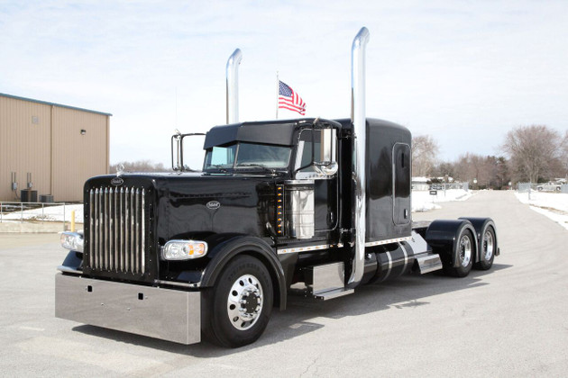 Peterbilt 389 Classic Style 20" Miter End Bumper w/ Tow Holes