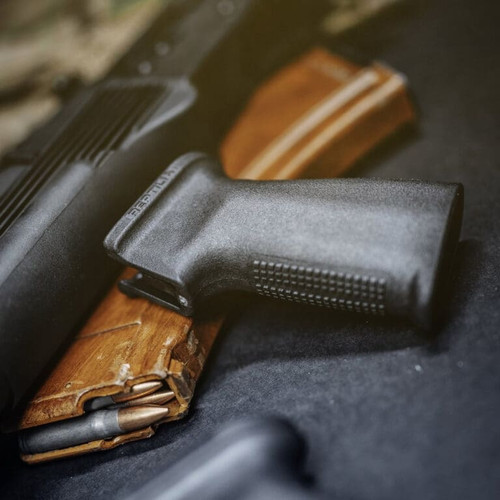 Reptilia AK CQG Pistol Grip - Black Reptilia AK CQG Pistol Grip - Black