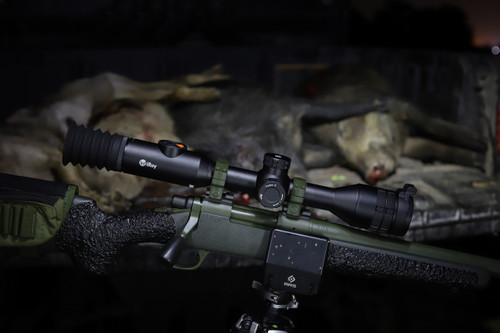 iRayUSA BOLT TL35 Thermal Weapon Sight 384x288 35mm iRayUSA BOLT TL35 Thermal Weapon Sight 384x288 35mm