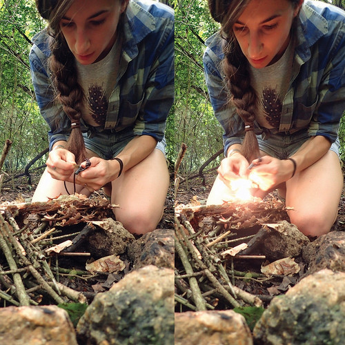 Wazoo Survival Gear Bushcraft Firestarter Leather Necklace - White Ceramic Scrapper