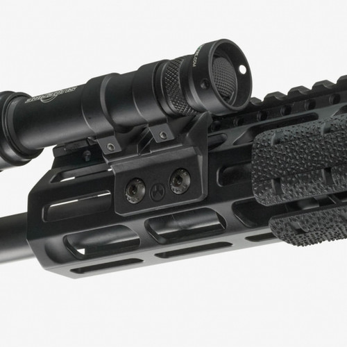 Magpul MAG605-BLK M-LOK® Offset Light Mount - Polymer Magpul MAG605-BLK M-LOK® Offset Light Mount - Polymer