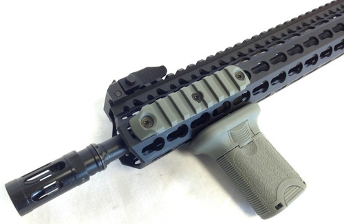 BCM BCMGUNFIGHTER™ Vertical Grip SHORT -KeyMod™ - Black BCM BCMGUNFIGHTER™ Vertical Grip SHORT -KeyMod™ - Black